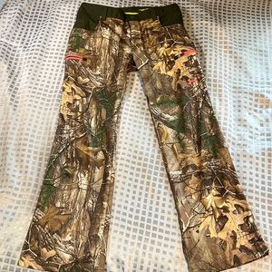 Under Armour | Womens Outdoor Hunting Gear // 10